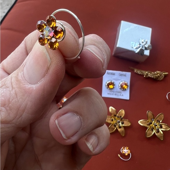 MARIGOLD YELLOW Earrings and hair accessories Set - Picture 8 of 9